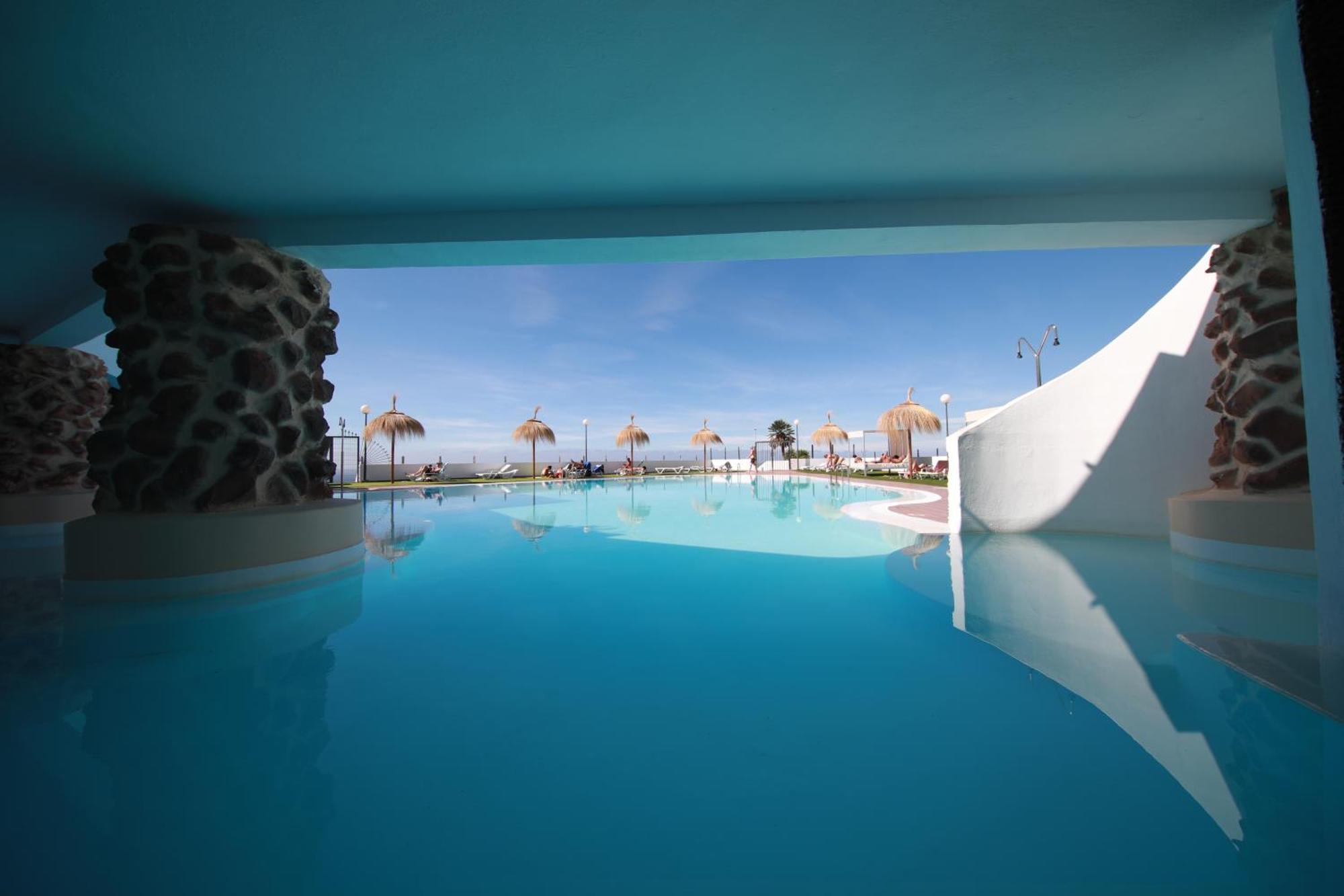 Apartments Island Village Heights Адехе Экстерьер фото